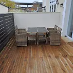 Lägenhet Bel Grande Terrasse Avec Parking A Dijon