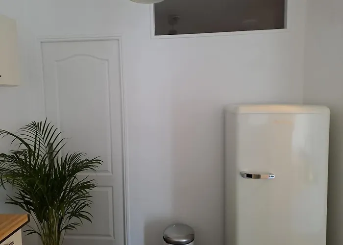 Bel Grande Terrasse Avec Parking A *