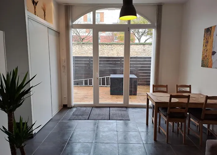 Bel Grande Terrasse Avec Parking A Apartment Dijon