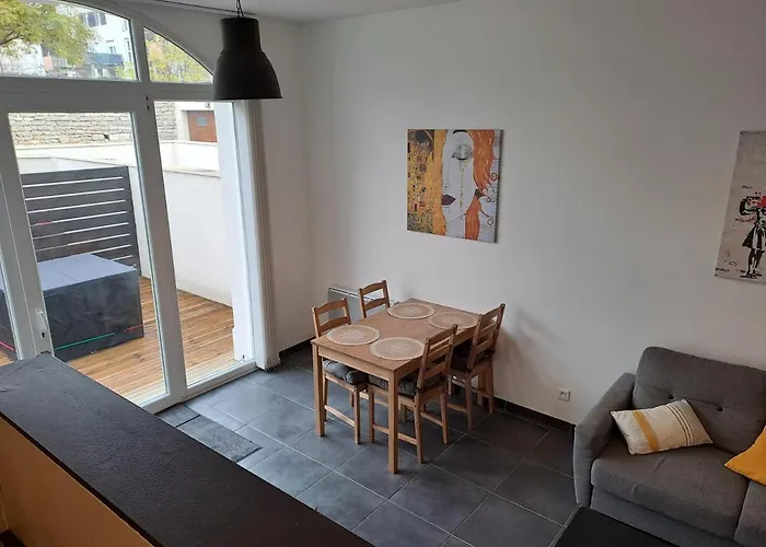 Bel Grande Terrasse Avec Parking A 公寓 第戎