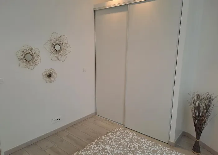 Bel Grande Terrasse Avec Parking A * 第戎